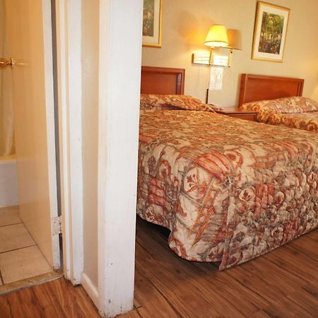 Executive Inn & Suites Ориндж Экстерьер фото